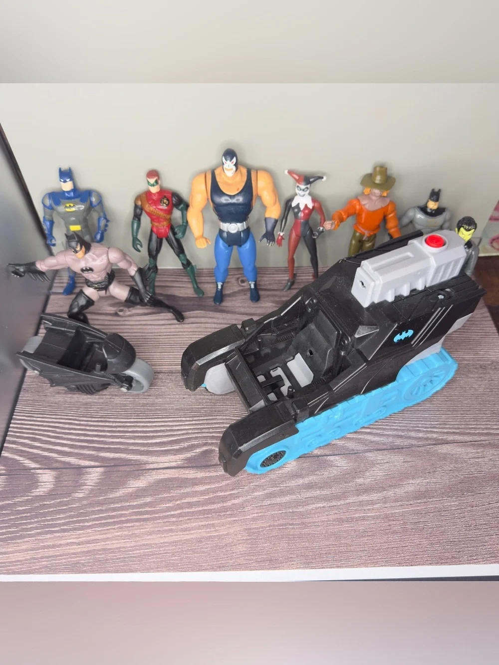 Batman & Villains Action Figure Lot w/ Bat Tank Cycle Bane Harley Quinn